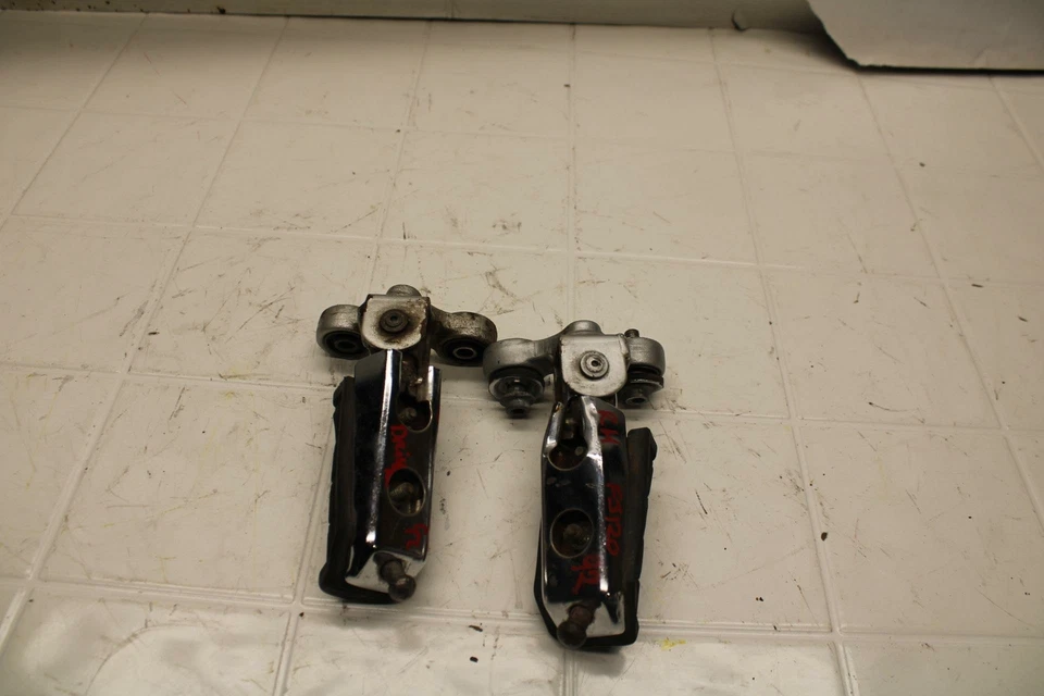 91-96 YAMAHA FJ1200A ABS REPOSAPIÉS DELANTEROS JUEGO CLAVIJAS PELDAÑOS PAR BB07 Foto 4 de 4