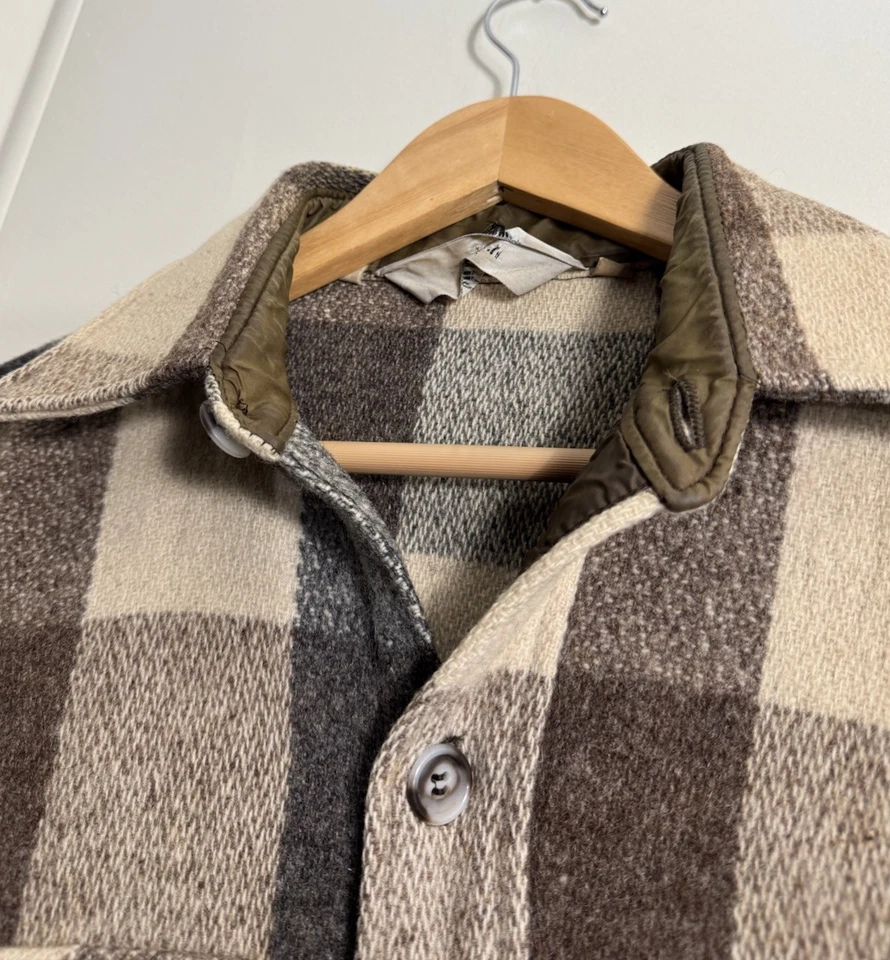 Vintage Woolrich Wool Flannel Shirt Size Medium Plaid Button Up Outdoors USA - Image 3 of 4