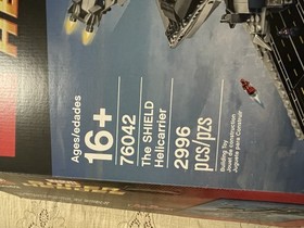 LEGO Marvel: The SHIELD Helicarrier (76042) 100% Complete w/Box Adult Owned