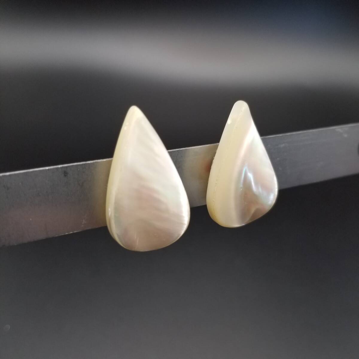 Shell White Pear Shape Stone Simple Elegant Elega… - image 9