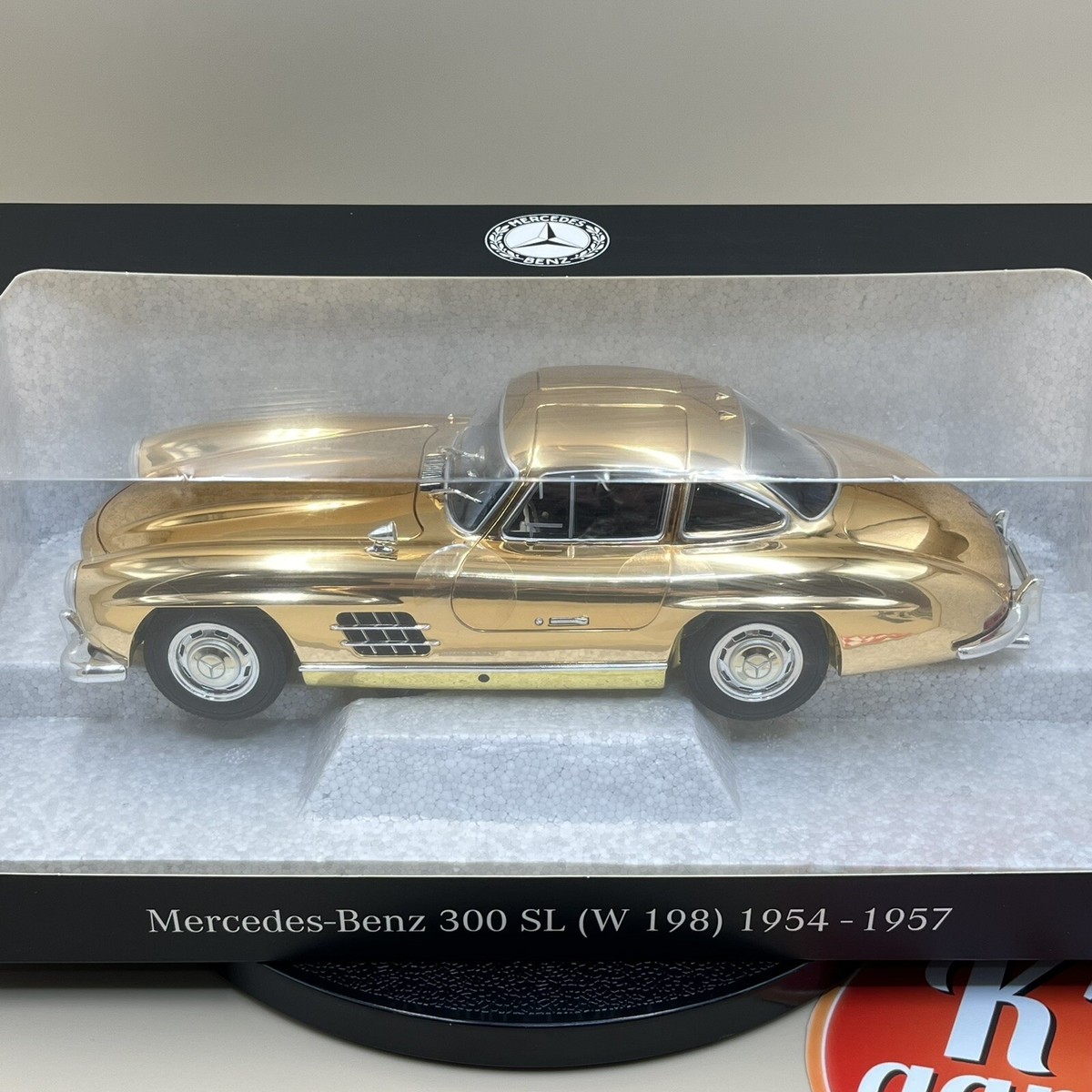 MINICHAMPS 1/18 Mercedes-Benz 300 SL Gold W198 1954 - 1957 MINICHAMPS 1/18 Mercedes-Benz 300 SL Gold W198 1954 - 1957