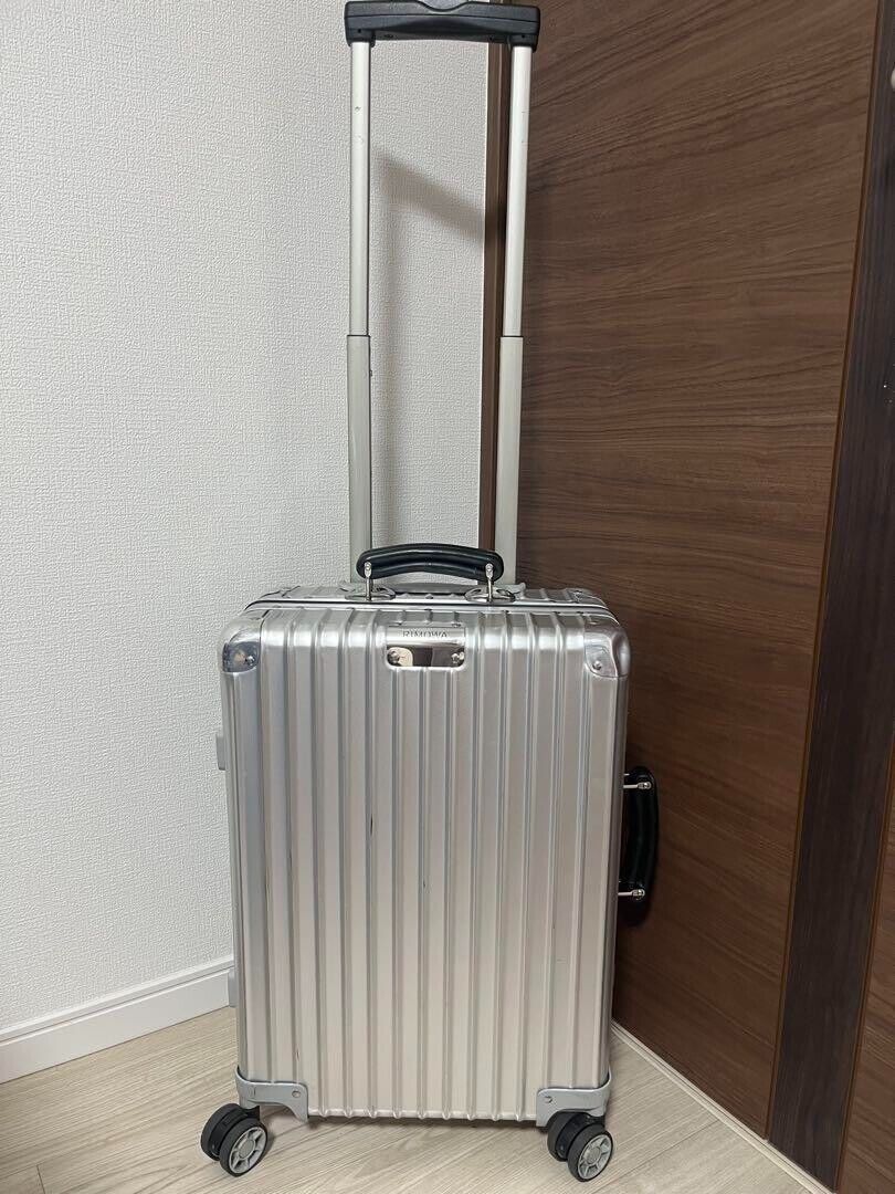 Rimowa Classic Cabin S 33L Silver 4-wheels Carry Case Rimowa Classic Cabin S 33L Silver 4-wheels Carry Case