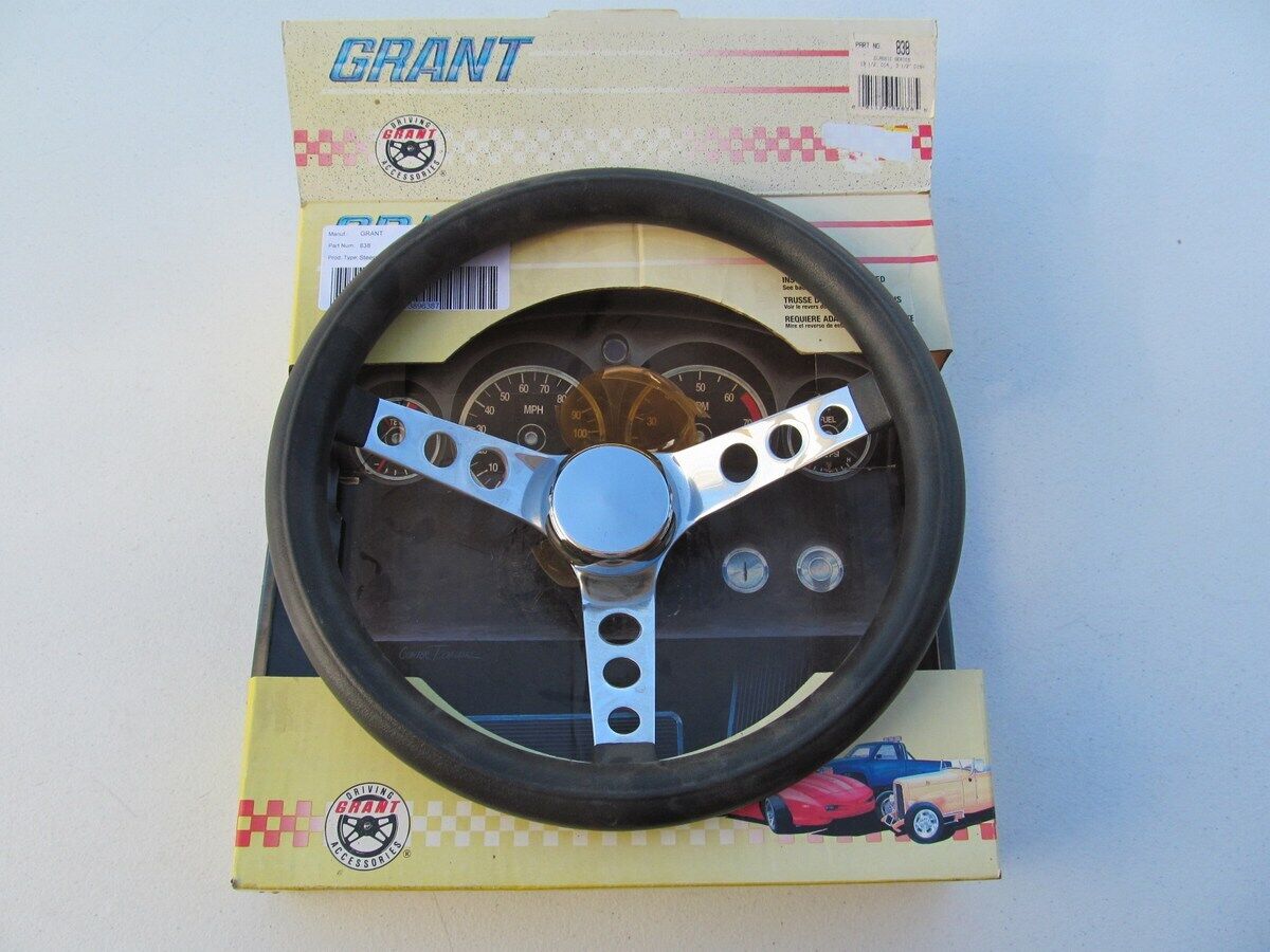 Grant 838 Classic Model Steering Wheel 13.5 Grant 838 Classic Model Steering Wheel 13.5