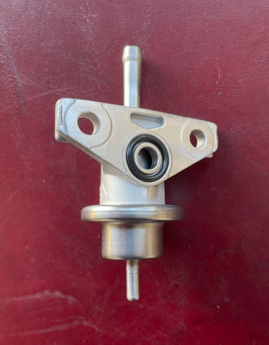 GENUINE Fuel Pressure Regulator For 1996-2001 HONDA CRV 2.0L