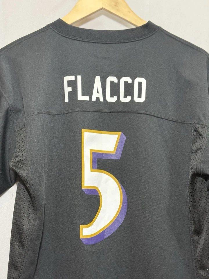 Camiseta deportiva negra grande del equipo de la NFL Baltimore Ravens Joe Flacco #5 Foto 4 de 4