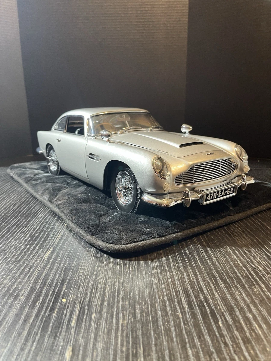 James Bond Aston Martin Diecast & Toy 1:8 for sale - eBay
