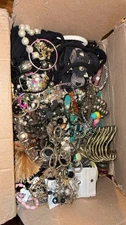 19 Lbs Mixed Jewelry Craft Scrap Junk Parts Broken Tangled Mess Repairs Lot#1925