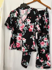Joyspun Womens Black Floral Short Sleeve Notch Collar & Capri Pajama Set U pick