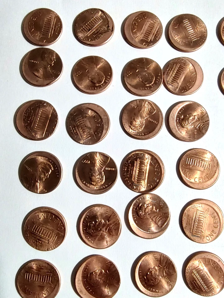 Roll Of Misaligned Uncirculated Error Coins 1999 Lincoln Cents -Dealer Lot - Image 2 of 4