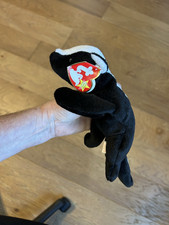 CUTE TY BEANIE BABY STINKY THE BLACK AND WHITE SKUNK WITH FREE SHIPPING