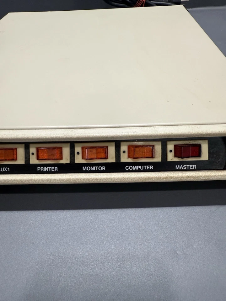 Tripp Lite TL-777 5-Outleft Surge Protector Monitor Stand Switch - Image 3 of 4