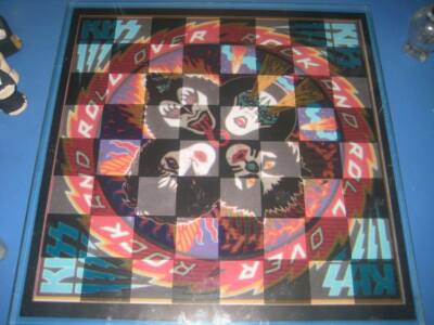 UNIQUE GIFT IDEA HANDCRAFTED KISS ALIVE VS. KISS DRESSED TO KILL CHESS SET