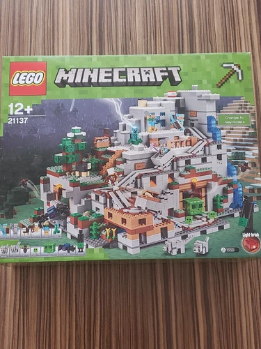 LEGO MINECRAFT: The Mountain Cave (21137)