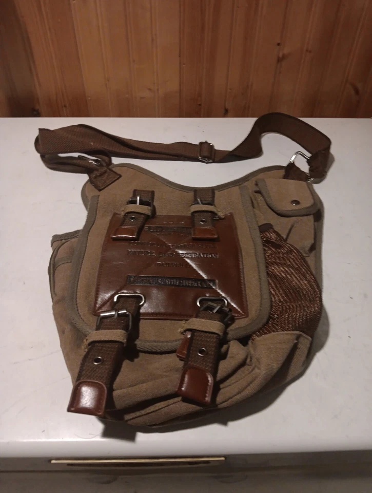 Ru YiHuang Comfortable And Free Style Leather And Canvas Bag - Image 2 of 4