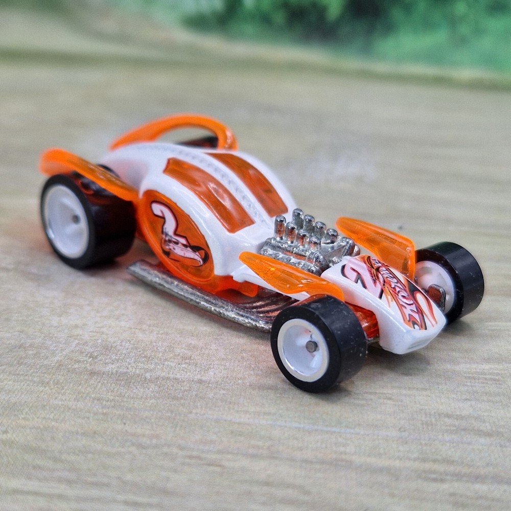 Hot Wheels Fantasy Race Car Diecast Model Car 1/64 (12) Excellent Condition