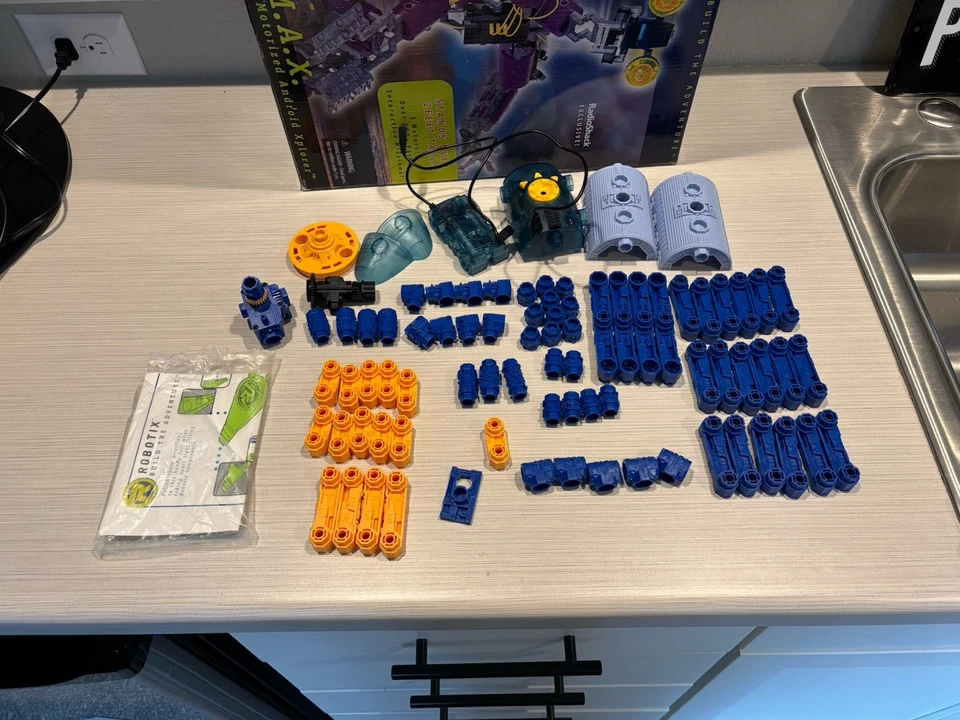 Lot Of Robotix MAX Explorer - Image 4 of 4