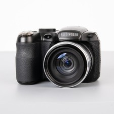 Fujifilm FinePix S2950 - 14MP Digital Bridge Camera