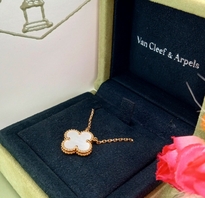VAN CLEEF & ARPELS MOTHER-OF-PEARL 18K YELLOW GOLD NECKLACE W/CERT