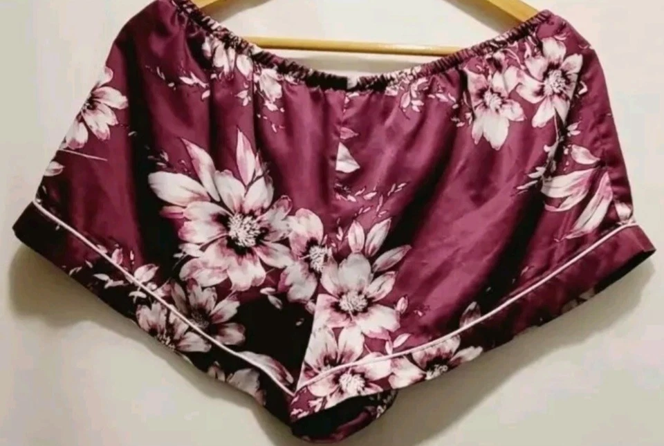 Conjunto de pijama Linea Donatella cami top/pantalones cortos florales para mujer talla grande satinado sedoso Foto 4 de 4