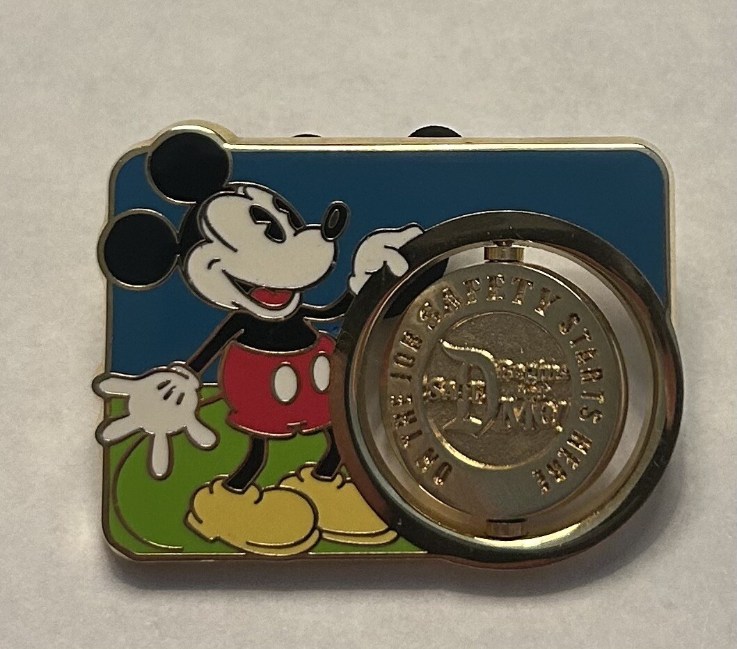 Disneyland SafeD Begins With Me Mickey Mouse Castle Spinner Cast