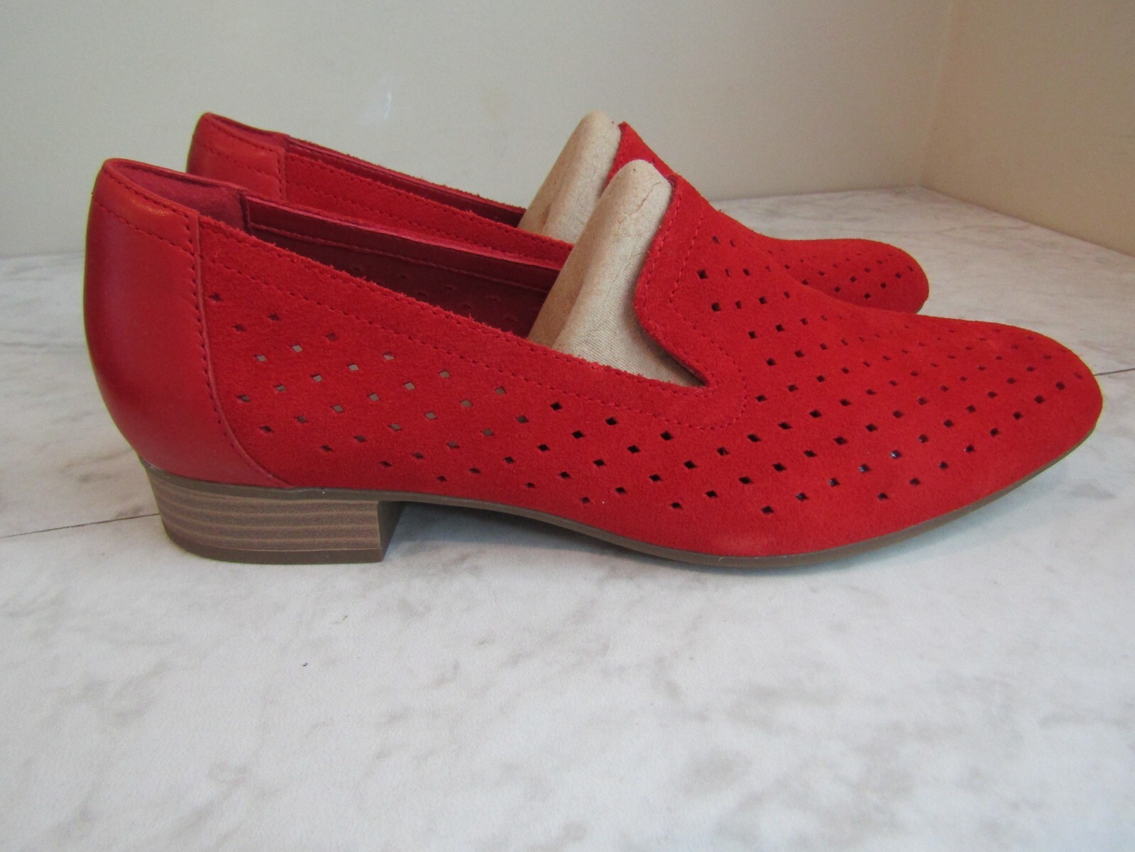 Clarks Juliet Hayes Red Suede Leather Perf Womens Shoes EU 35.5 US 5.5 New