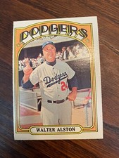 1972 TOPPS #749 WALTER ALSTON LOS ANGELES DODGERS BASEBALL CARD NM/MT