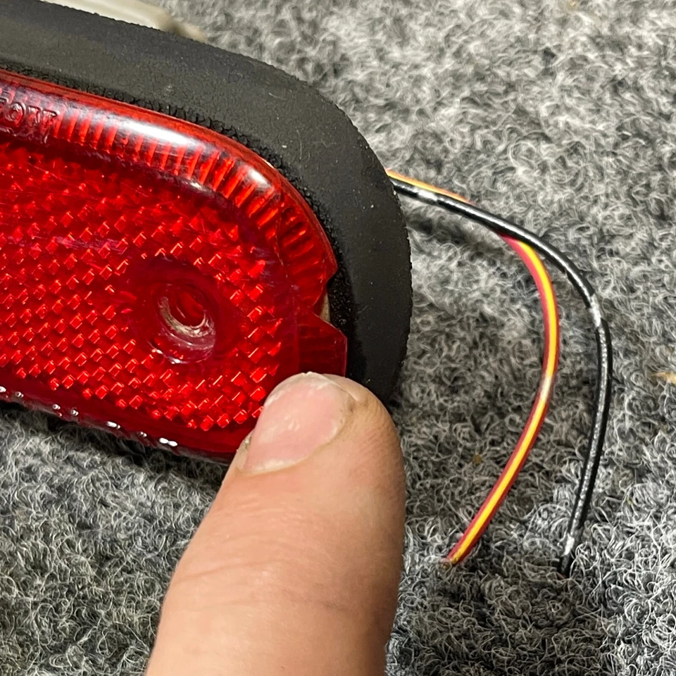 ЗАДНИЙ ГАБАРИТНЫЙ ФОНАРЬ LH ОТ ОРИГИНАЛЬНОГО ПРОИЗВОДИТЕЛЯ ДЛЯ SUZUKI ESTEEM AERIO - Изображение 2 из 4