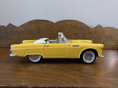 1955 FORD Thunderbird (1:24) ダイキャスト メタル 1955 Ford Thunderbird Red With white Roof Diecast Model Car