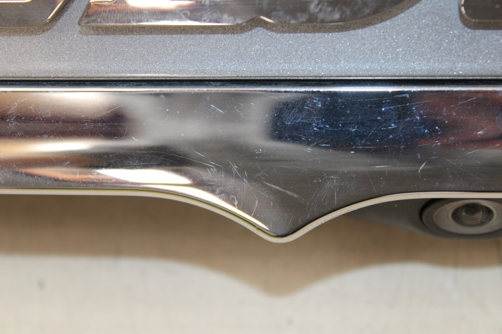 14-22 MASERATI GHIBLI TRUNK LID MOLDING APPLIQUE + CAMERA LIGHT GRAY OEM GENUINE