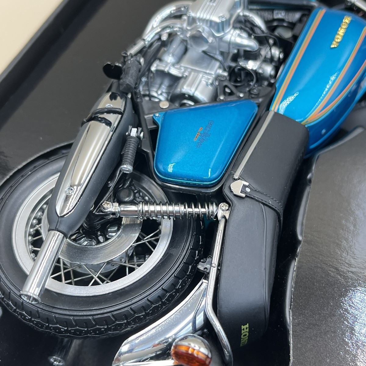 MINICHAMPS 1/12 Honda Goldwing GL 1000 K0 1975 blue green No MINICHAMPS 1/12 Honda Goldwing GL 1000 K0 1975 blue green No