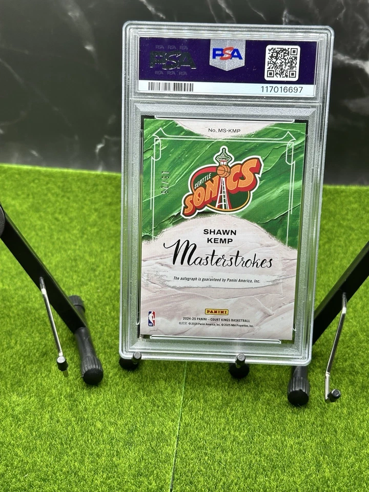 2024 Panini Court Kings Shawn Kemp Masterstrokes Auto #MSKMP Sapphire /25 PSA - Image 4 of 4