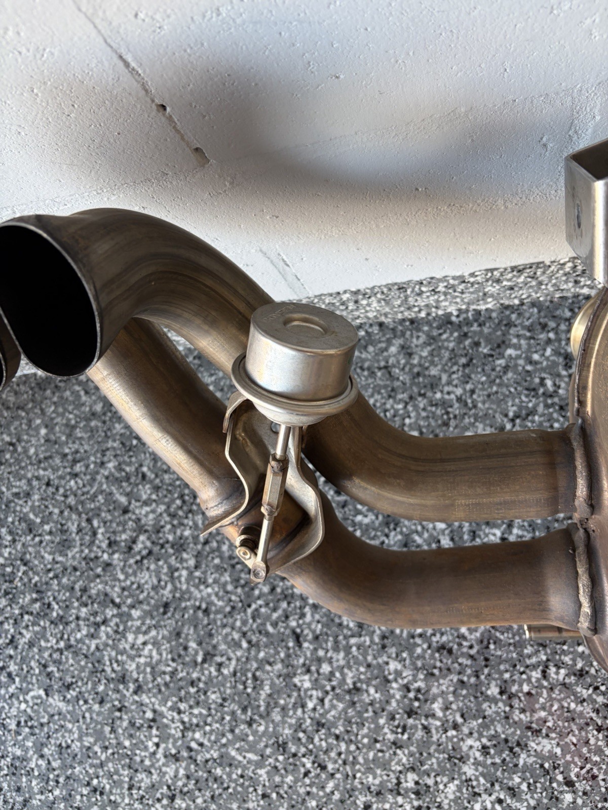 2014 2015 Audi R8 4.2L V8 Rear Exhaust Muffler OEM 28k Miles