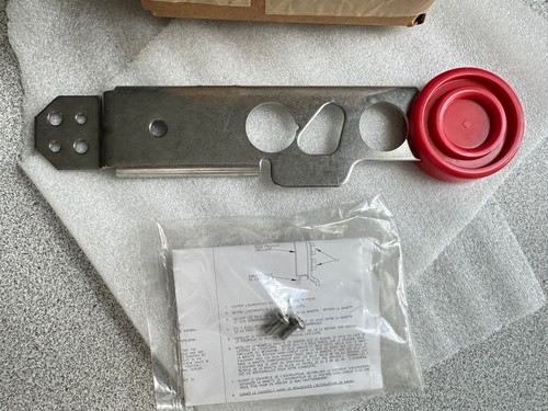 NEW Eaton DH800HSH Safety Switch Replacement Hook Stick Handle Kit - Picture 2 of 3