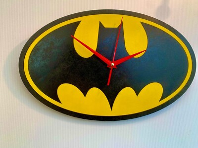 Batman Bat Symbol Uhr, Laser Cut Design, Fan Art