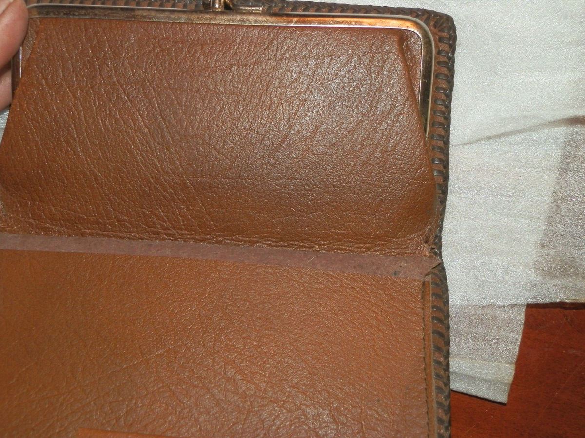 Vintage Hand Tooled Leather Wallet Embossed Floral Design  display picture 1