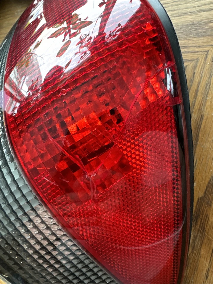 Luz trasera del lado derecho del pasajero SAAB 900 1996  Foto 2 de 4