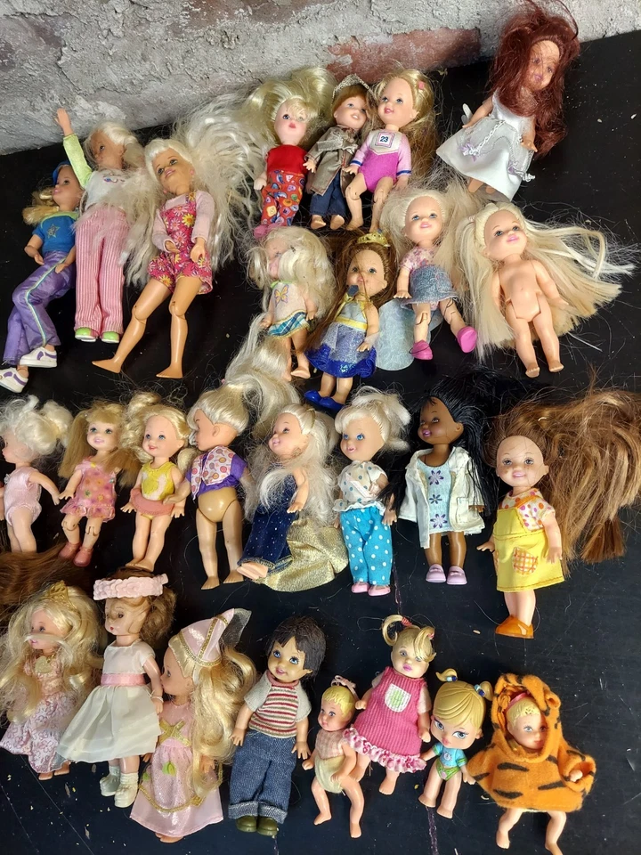 Lote de 30 Muñecas Mattel Barbie Chelsea & Friends Bebés Stacie Kelly Tommy Krissy Foto 3 de 3