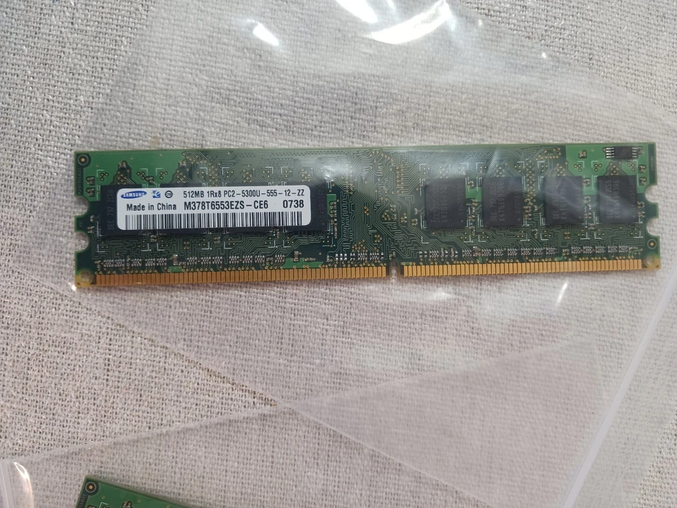 (3gb total) 4 Memory Sticks RAM 2 Samsung 512mb 1Rx8 PC2 5300U 555 12 ZZ & 2 1GB - Image 2 of 4