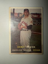 1957 Topps - Early Wynn #40 - Stains