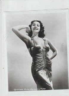 8X10 B&W PHOTO OF RITA HAYWORTH SEXY