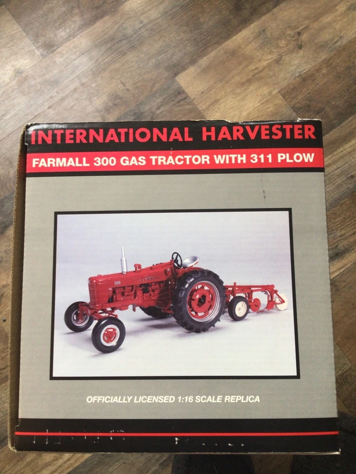 New in box SpecCast 1/16 Scale Farmall 300 Gas Tractor with 311 Moldboard Plow - Image 2 of 4
