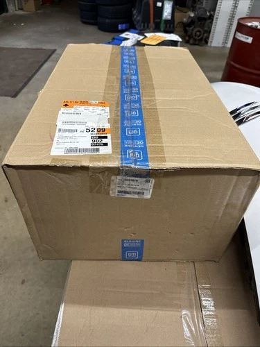 OEM GM 2016-2019 Truck Passenger Front Door Side Mirror Housing 84691679