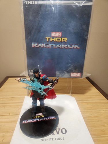 Mezco One:12 Collective Marvel Thor Ragnarok THOR Action Figure Opened Complete