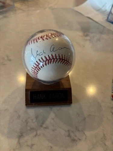 Hank Aaron Signed Official Major League Baseball with Authenticy card