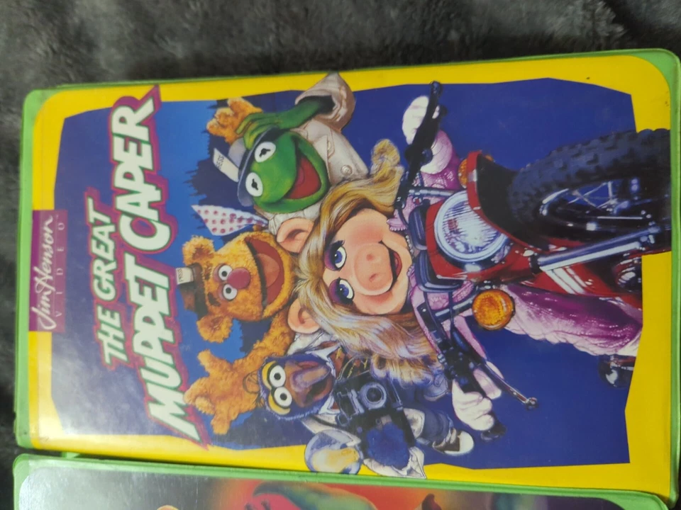 VHS LOT The Dark Crystal(VHS, 1994) Great Muppet Caper Vintage Jim Henson Video  Foto 3 de 4