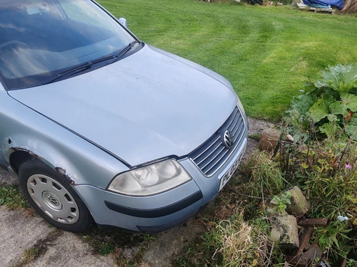 2003 Volkswagen Passat S saloon towbar 1.9L tdi RED DI minor repair needed - Picture 8 of 14
