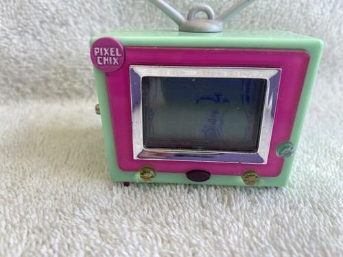 Pixel Chix TV Fashion Network 2007 5 Channels Electronic Toy DOES HAVE SOME LINE - Picture 8 of 8