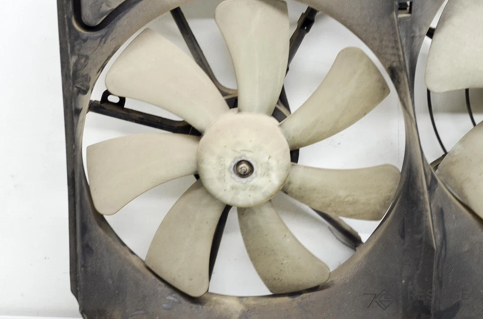 2004-2005 TOYOTA SIENNA RADIATOR COOLING FAN AA122750-8462 OEM Foto 2 de 4