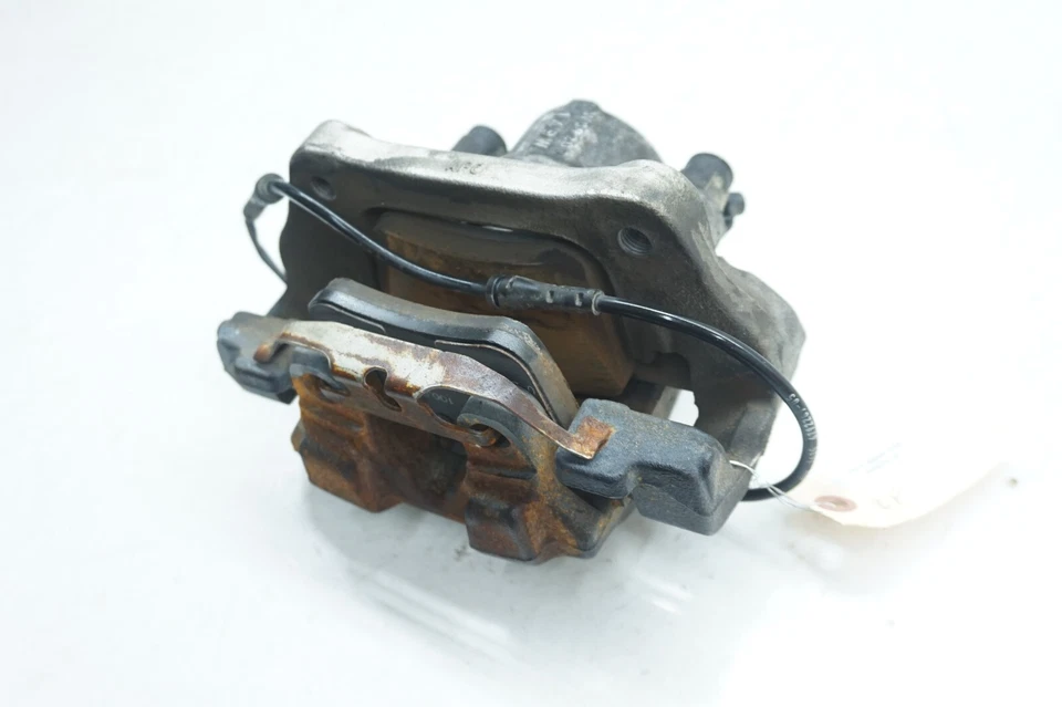 Pinza de freno delantera izquierda BMW 230i F23 2017-2021 OEM Foto 3 de 4