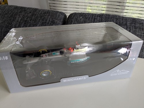 Mercedes GP W03 Michael Schumacher 3RD PLACE EUROPEAN GP 2012 Minichamps 1:18 - Bild 7 von 9